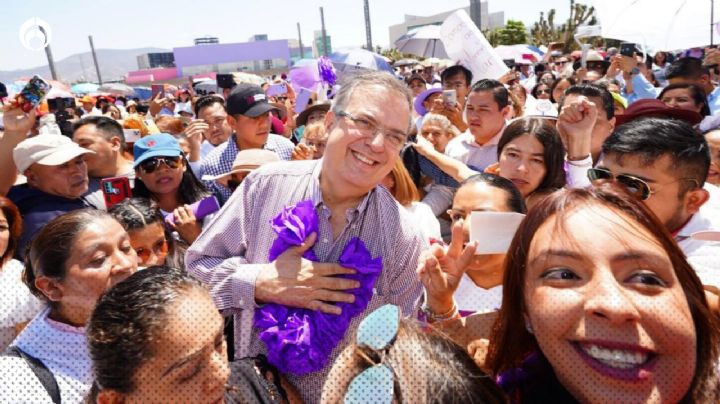 Marcelo Ebrard consigna anhelos en sus asambleas informativas