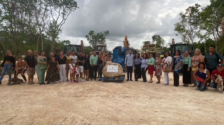 Colocan primera piedra de Selva Escondida ll