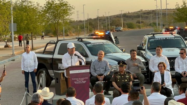 Entrega Alfonso Durazo 131 patrullas a la Policía Estatal y municipios