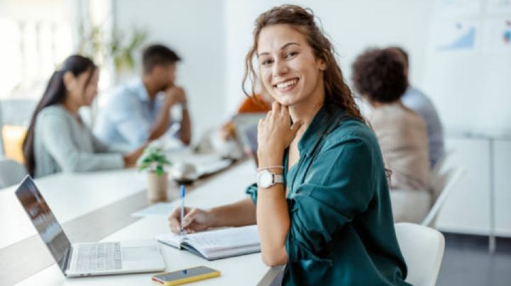 ¿López-Gatell? Estudio halló que tener un apellido con guion contribuye al 'éxito social'