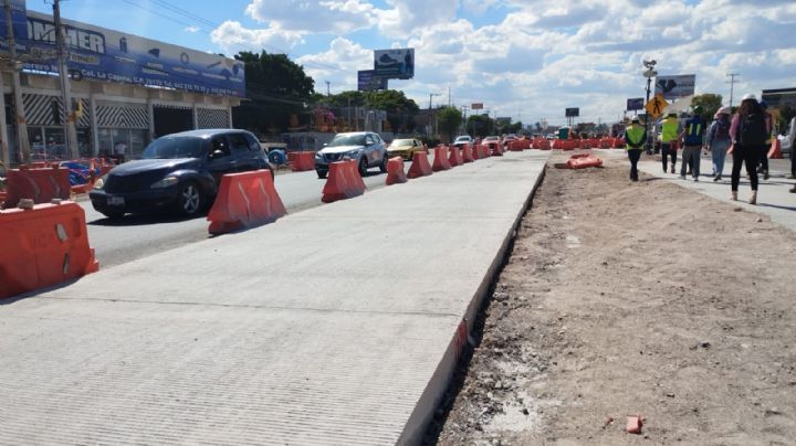 'Aceleran' construcción de carril confinado para transporte público en Paseo 5 de Febrero