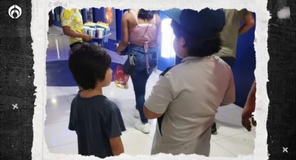 Abandonan a 2 hermanitos en cine de Cancún; mamá fue al baño pero ya no volvió