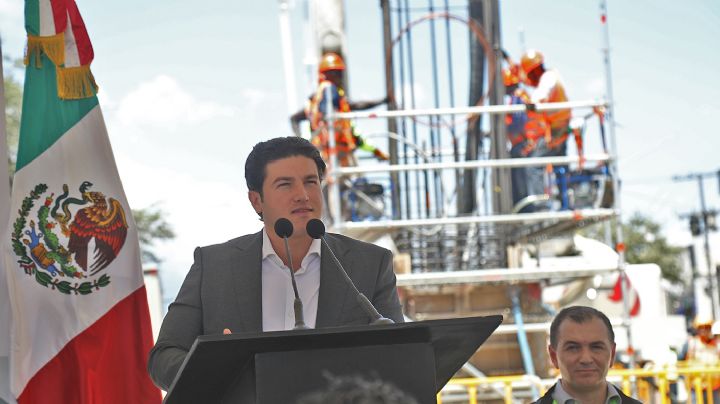 Samuel García supervisa el comienzo del colado de columnas de la Línea 6 del Metro