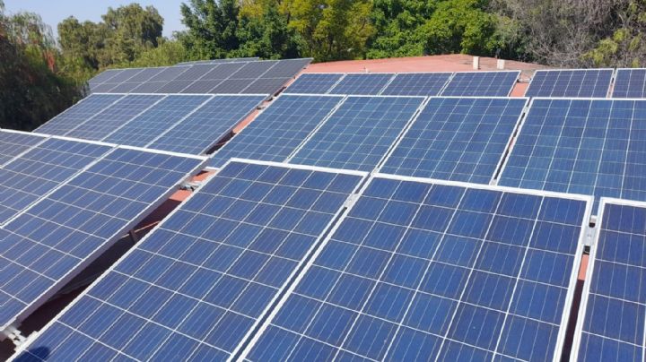 Paneles solares en la UAQ: inicia segunda etapa; objetivo disminuir un 25% el consumo de energía