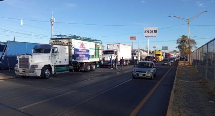 Piden transportistas liberar peaje en caseta a la altura de Chichimequillas para evitar asaltos