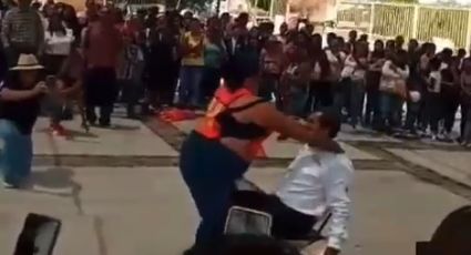 (VIDEO) Captan a funcionario de León en 'baile erótico' durante evento oficial