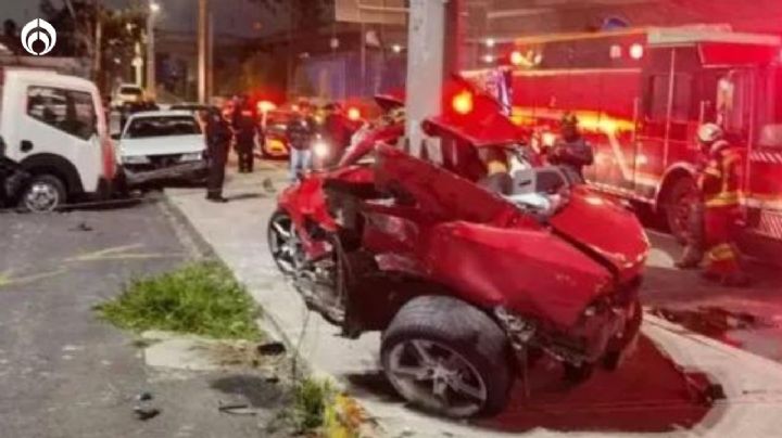 Carro se parte en 2 en Periférico; el conductor murió y al copiloto le amputaron una pierna
