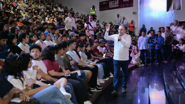 Alfonso Durazo impulsa la educación con becas para los jóvenes sonorenses