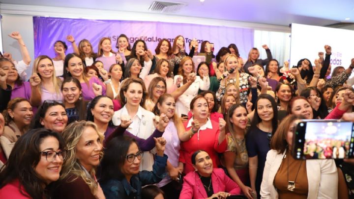 Movimiento Feminista 'Por ella, por todas' respalda a Claudia Sheinbaum