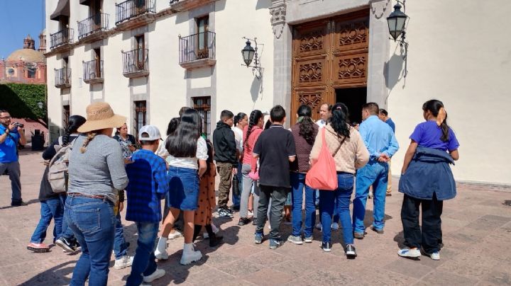 Rechazan libros en Querétaro: ¡100 amparos! Interponen padres de familia en contra del contenido