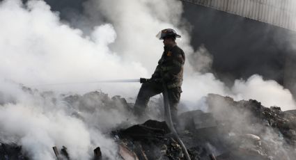 Se desata incendio en confinamiento de basura en NL