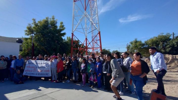 Padres de familia rechazan instalación de antena de CFE al interior de escuela en La Paz