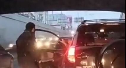 (VIDEO) Se arman los 'trancazos' con automovilistas en avenida principal de Monterrey