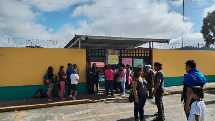 Otra escuela sin clases por falta de docentes: colegio no renueva contratos y afecta a alumnado