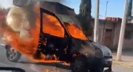 Inseguridad no para en Celaya: enfrentamiento deja autos incendiados y un policía muerto