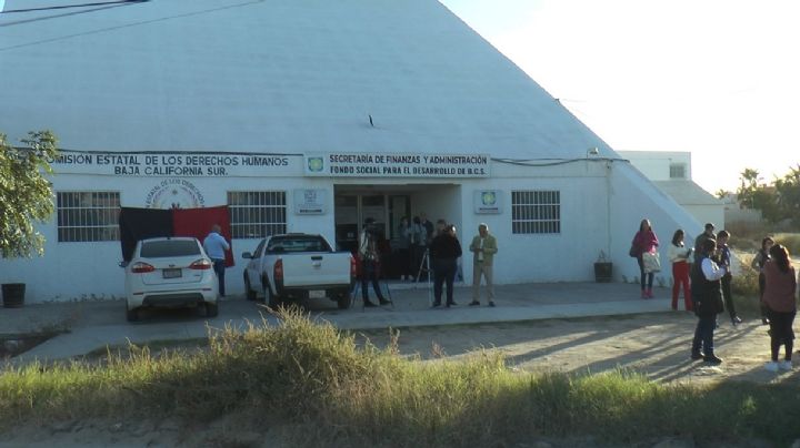 Por violencia de género y acoso laboral exigen destitución de la titular de Derechos humanos en BCS