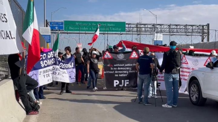 Protestan contra cambios del Poder Judicial en 'Puente Libre' en Ciudad Juárez