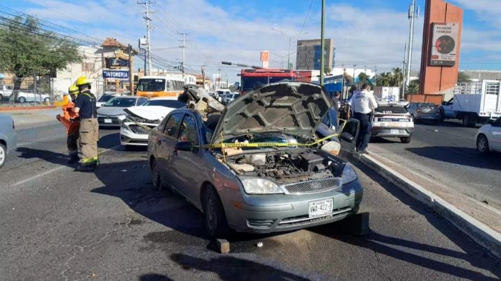 Triple choque deja 3 lesionados en Hermosillo; una conductor quedó prensada en su auto