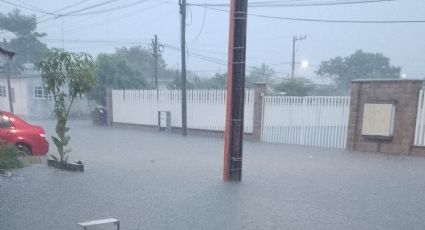 (FOTOS) Depresión tropical Once-E: fuertes lluvias dejan vehículos varados, bardas y postes caídos