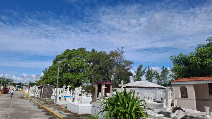 Hechizos y misterio: Encuentran objetos extraños en cementerio de Altamira