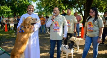 Celebran tradicional caminata por las mascotas en Escobedo NL