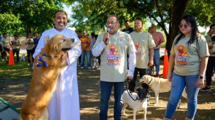 Celebran tradicional caminata por las mascotas en Escobedo NL