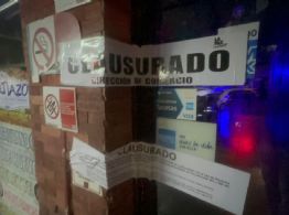 Clausuran 5 bares en zona dorada de La Paz por operar sin licencias; invitan a regularizarse