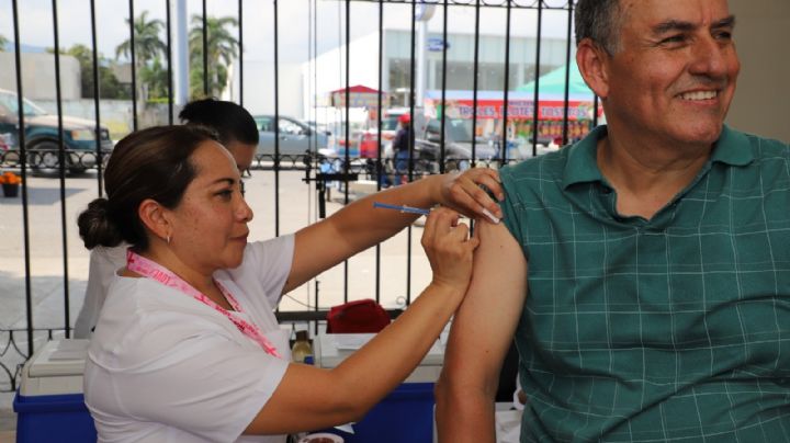 Refuerzan vacunación contra influenza, COVID-19 y neumonía en Tamaulipas