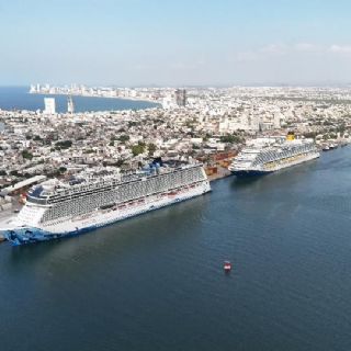 Autoridades dan la bienvenida a visitantes en la Terminal de Cruceros de Mazatlán