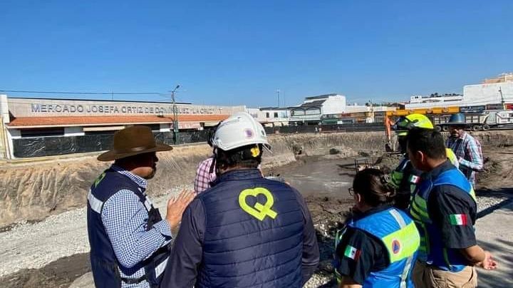 Protestan tianguistas por nueva obra de estacionamiento del Mercado la Cruz