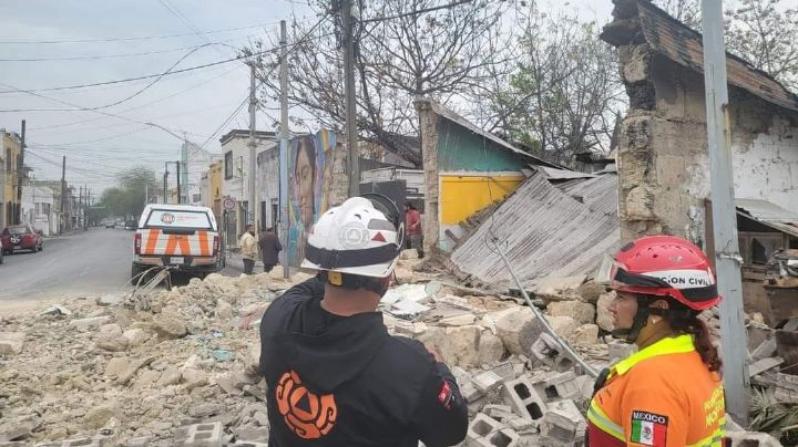 Fachadas de casas antiguas colapsan en el centro de Monterrey