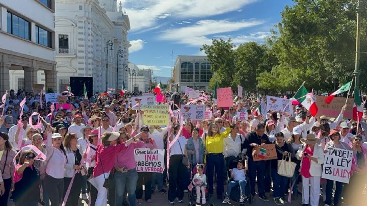 (FOTOS) Marchan más 5 mil personas en Sonora por la democracia