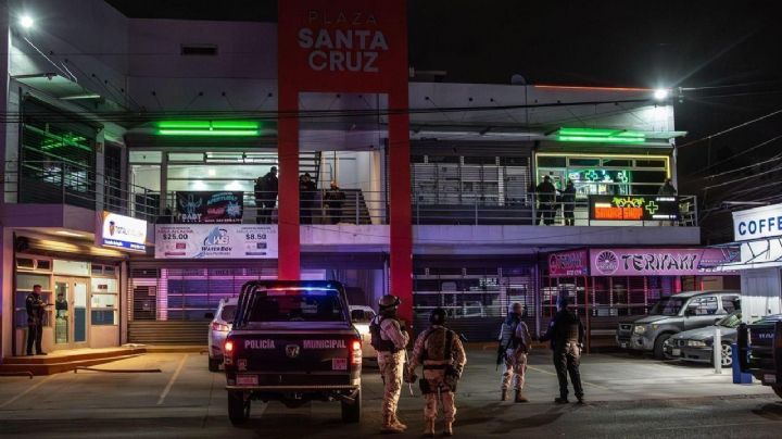 Asalto e incendio simultáneo de 3 locales 'smoke shop' deja un muerto en Tijuana