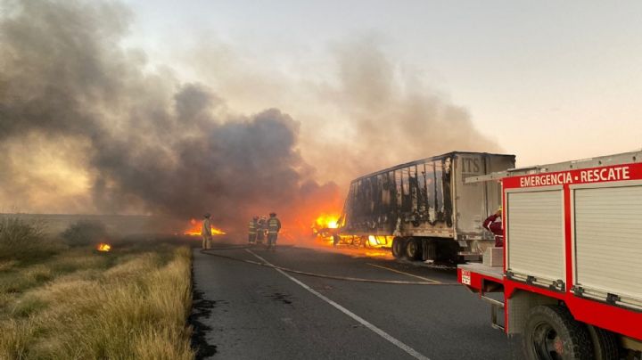 Incendio de tráileres deja dos choferes muertos en Nuevo León