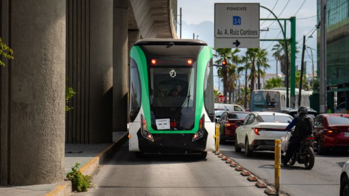 (FOTOS) Captan nuevo tren eléctrico en Nuevo León; arrancan fase de prueba