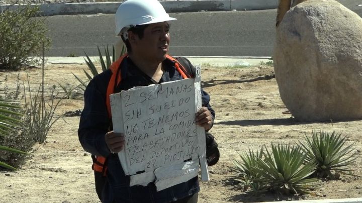 Va de nuevo... trabajadores de obra federal en La Paz llevan semanas sin sueldo; recurren a AMLO