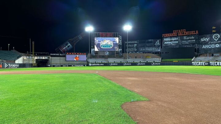 Celebran Naranjeros de Hermosillo campeonato 17 con patrocinadores y aficionados