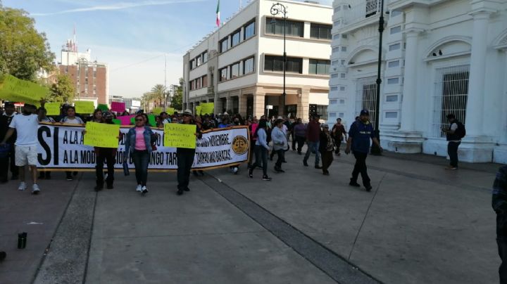 Union de Usuarios contra CFE: recibe Durazo a manifestantes en Palacio de Gobierno