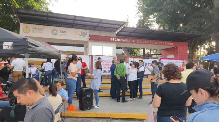 Otra toma de instalaciones en Veracruz: maestros protestan por falta de nombramientos en Córdoba