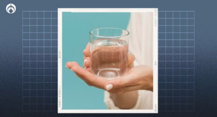 ¿Es mejor tomar agua en un vaso de vidrio, de cerámica o de plástico?