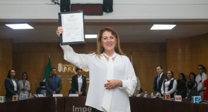 Margarita González recibe constancia como gobernadora electa de Morelos