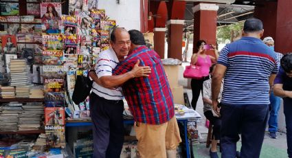 ¡Que suene la marimba, 'Chino'! Festeja 100 años de existencia puesto de revistas en Veracruz