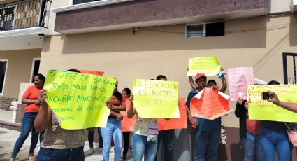 Padres de familia exigen maestros de planta en primaria de Acacio, Veracruz