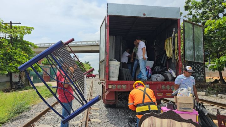 Tren del Istmo: desalojan a 40 familias en Coatzacoalcos por derecho de vía de ferrocarril