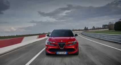 Alfa Romeo Junior VELOCE estrena motor eléctrico de 276 Hp