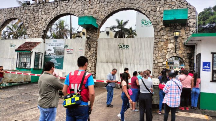 Fábrica de caña arroja desechos en río de Veracruz; pipas recolectan esa agua contaminada