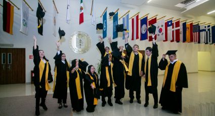 Se gradúan estudiantes de la UANL para una vida más autónoma