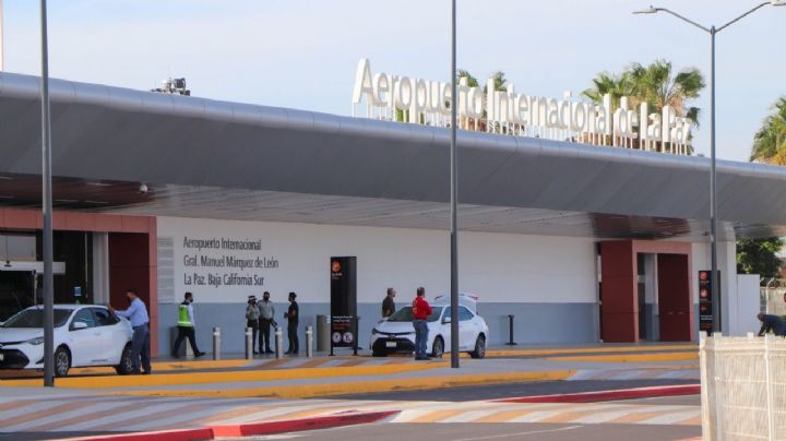 Aeropuerto de La Paz retoma rutas internacionales con vuelo a Los Ángeles