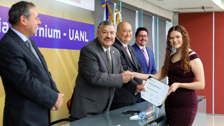 Celebran entrega de premios a 14 talentos de la UANL