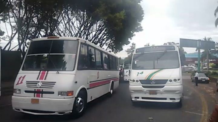 Ruteros y transportistas de Morelos exigen tarifa mínima de 14 pesos en transporte